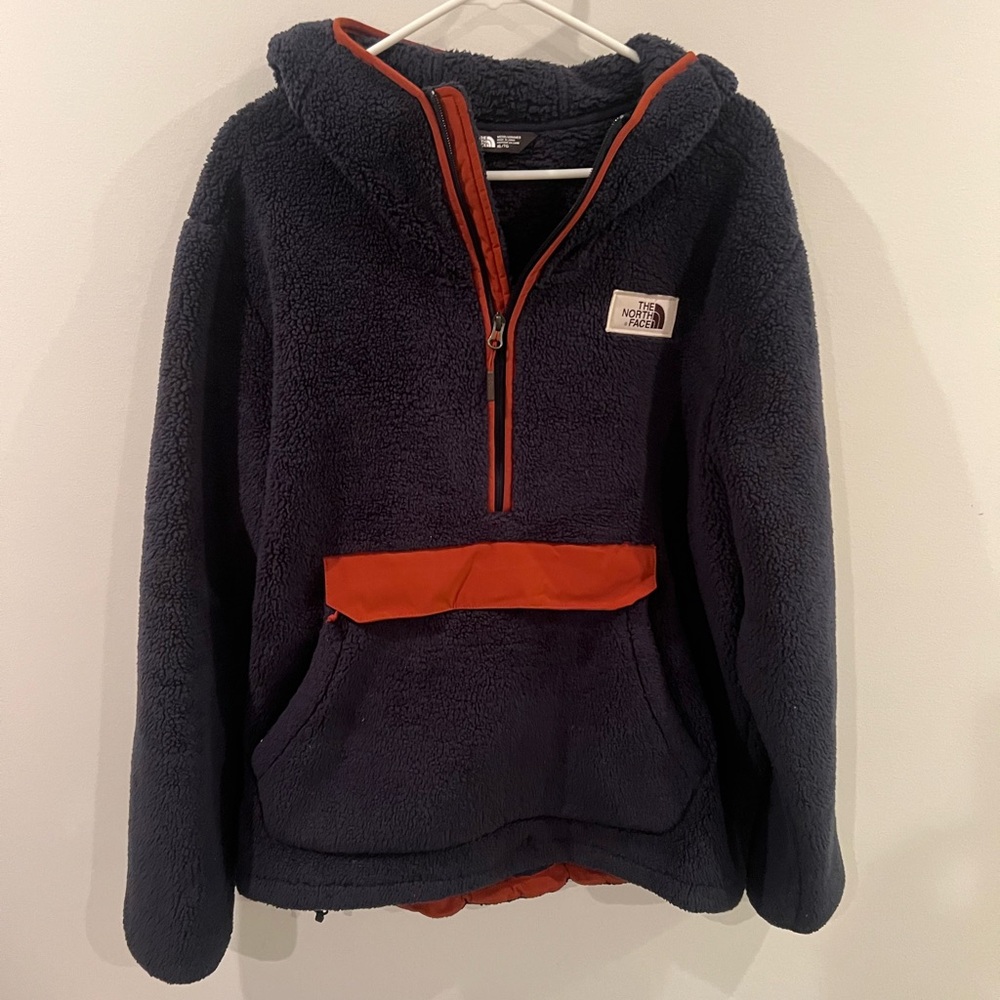 North Face cozy Sherpa for sale. Only worn 2-3 times. Size XL